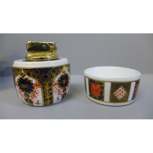 609 - A Royal Crown Derby Imari table lighter, boxed, Derby Posies plate and flower brooch