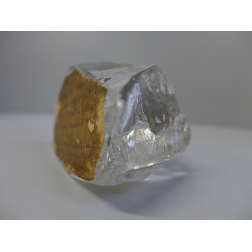 634 - An early 20th Century glass replica of the Cullinan diamond, the largest diamond on record, 3106.75 ... 