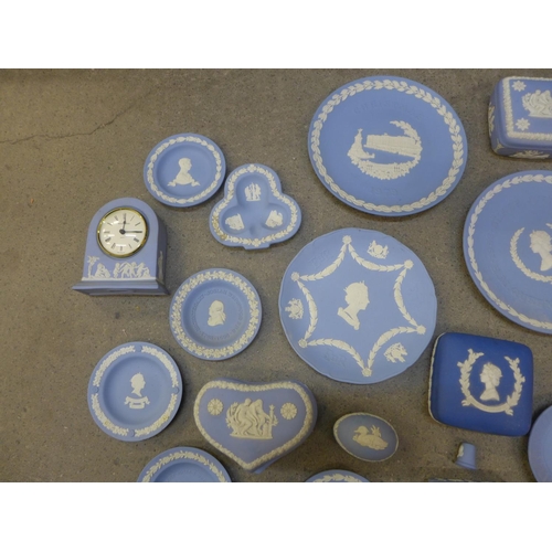 696 - Assorted Wedgwood Jasperware, plates and trinket boxes