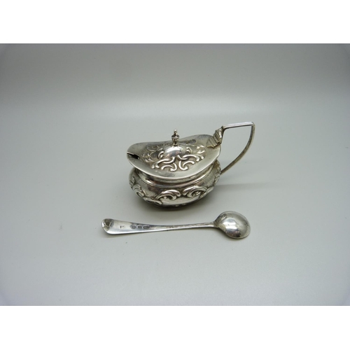 789 - A silver mustard, Birmingham 1905 and a George III silver salt spoon, London 1801, 56g