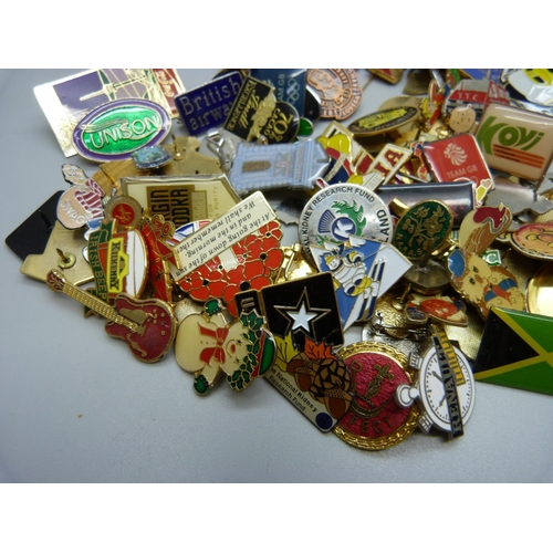 813 - Assorted pin badges, stick pins, etc.