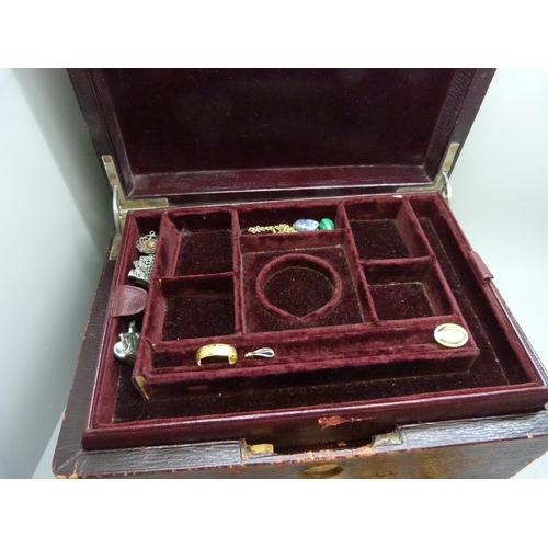 834 - A jewellery box containing silver jewellery including 6g of 9ct scrap gold