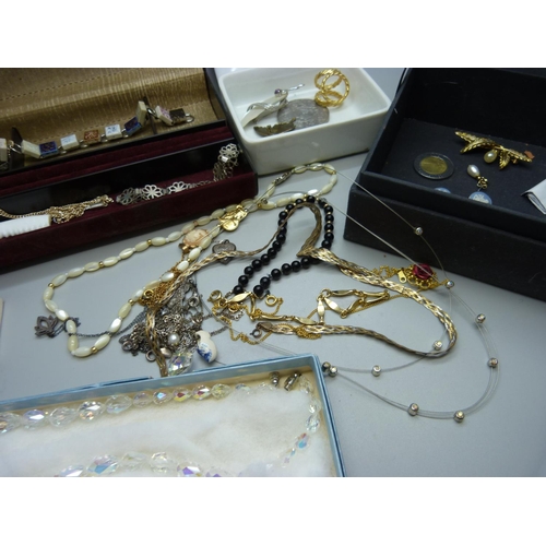 838 - Two cases of costume jewellery including silver and a ceramic box