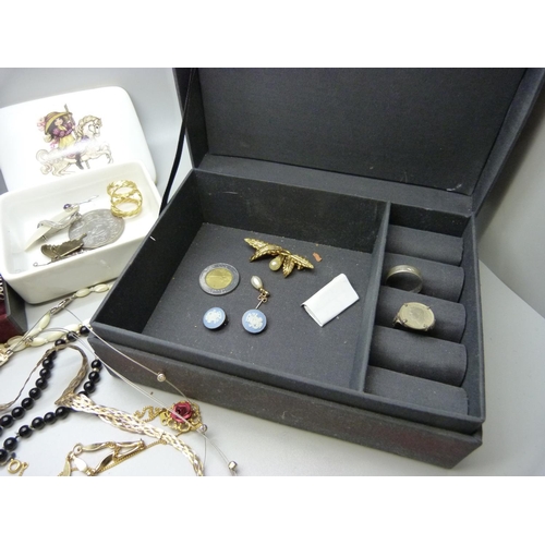 838 - Two cases of costume jewellery including silver and a ceramic box