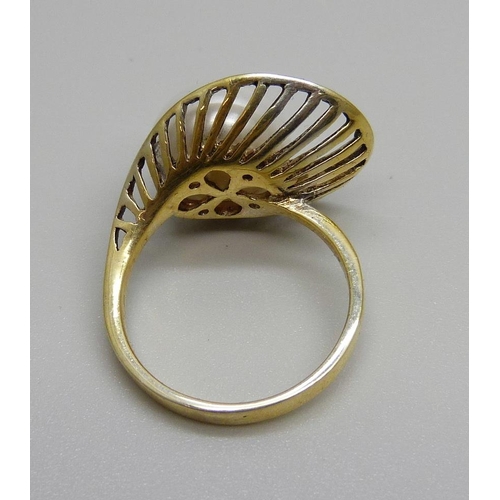 863 - A silver gilt and pearl ring, S