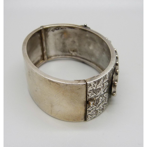 871 - A Victorian silver buckle bangle, Birmingham 1884, 30g