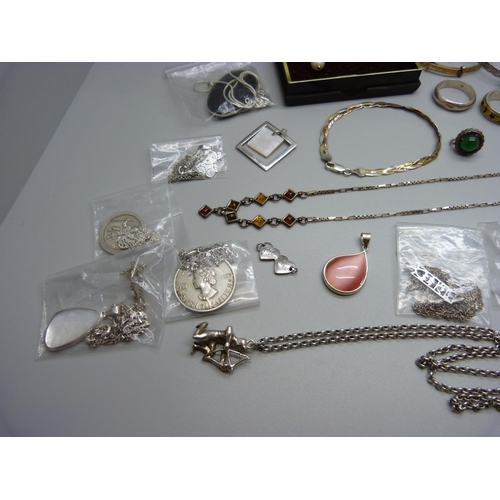 947 - A collection of silver jewellery including a hallmarked Victorian silver brooch depicting East Dereh... 