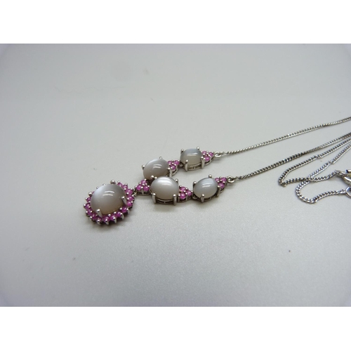 952 - A silver, moonstone and pink tourmaline necklace