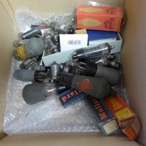 2277 - 2 Boxes of assorted valves