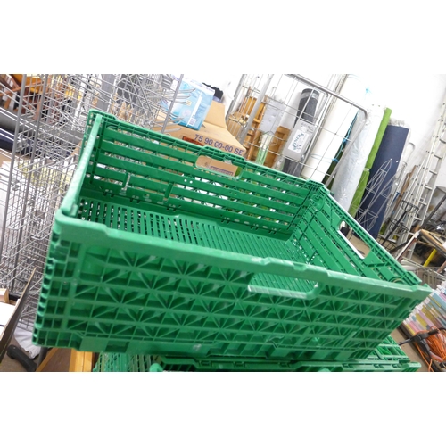 2366 - 10 x Green collapsible crates/boxes, 40 x 60cms