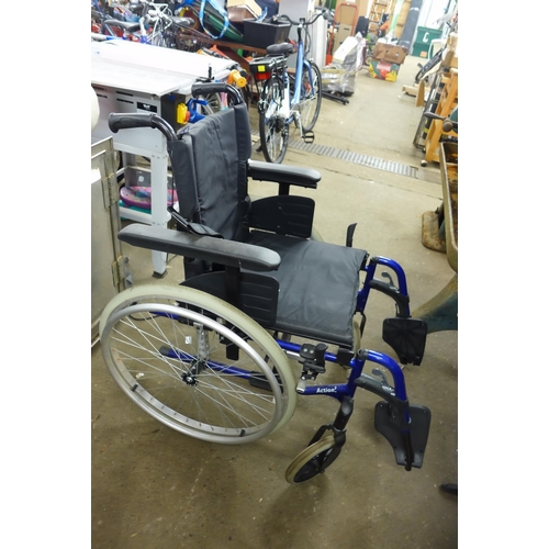 2404 - Large wheel self-propelling wheelchair