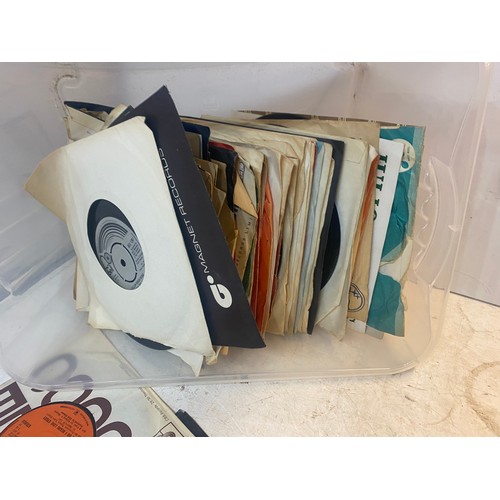 2060 - Record case containing approx. 40 1970's/80's LPs and a tub of singles, with some less common titles... 