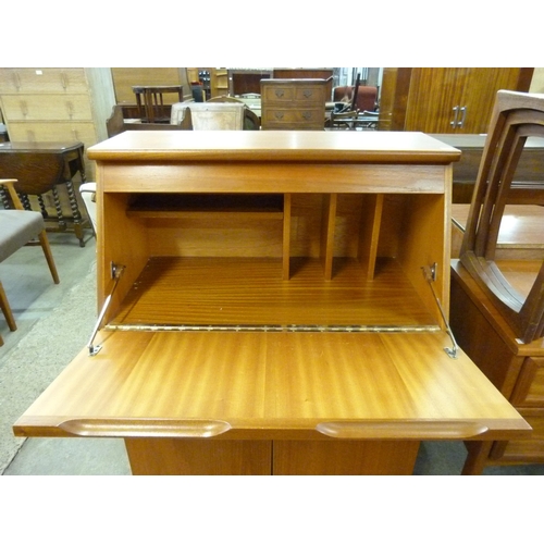 42 - A teak bureau