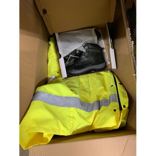 2185 - Hi-Vis jacket and contractor boots size 7 and 4 clamps