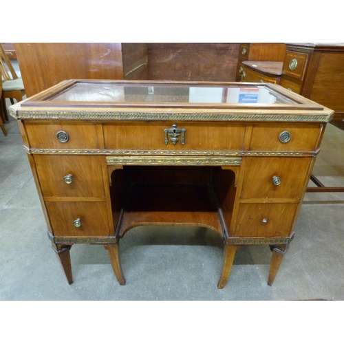 112 - A French Empire style mahogany bijouterie table