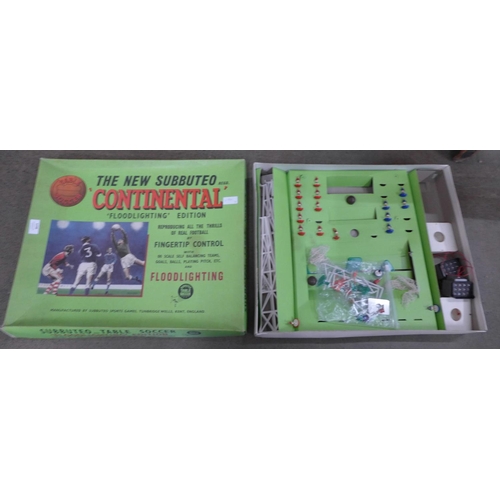 1158 - A Subbuteo Continental floodlighting edition table soccer set