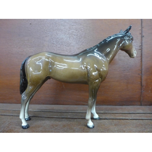 605 - A Beswick racehorse