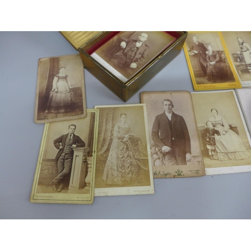 632 - A tin containing 31 cabinet cards