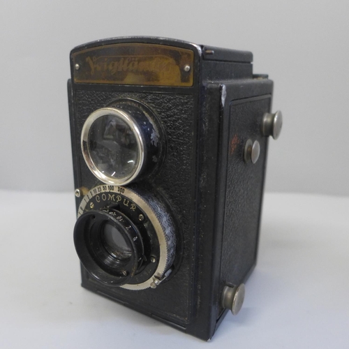 653 - A Voightlander Compur TLR camera