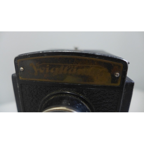 653 - A Voightlander Compur TLR camera