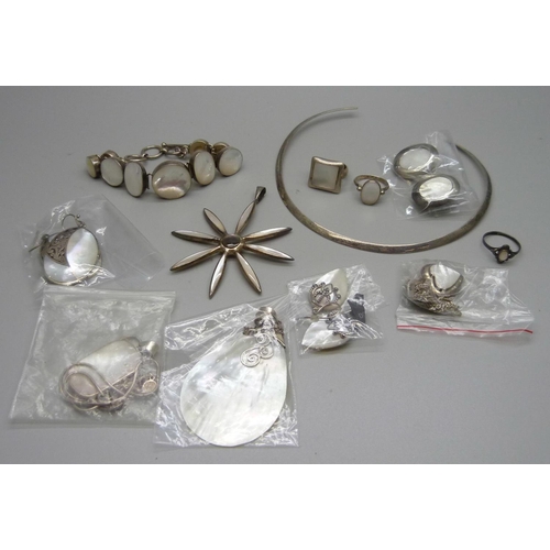 903 - Silver and mother of pearl jewellery, one bracelet link a/f