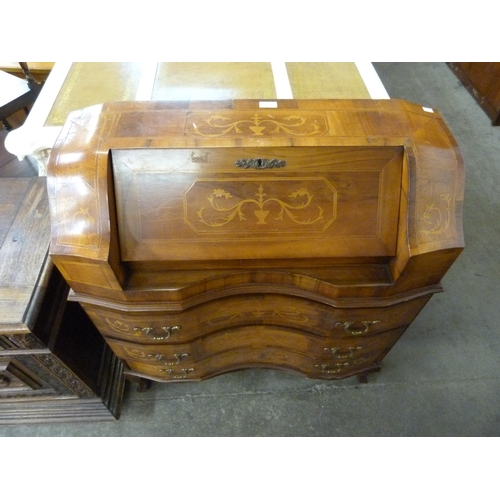 120 - A French inlaid walnut bureau de dame