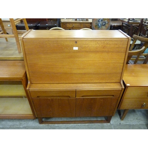 60 - A teak bureau