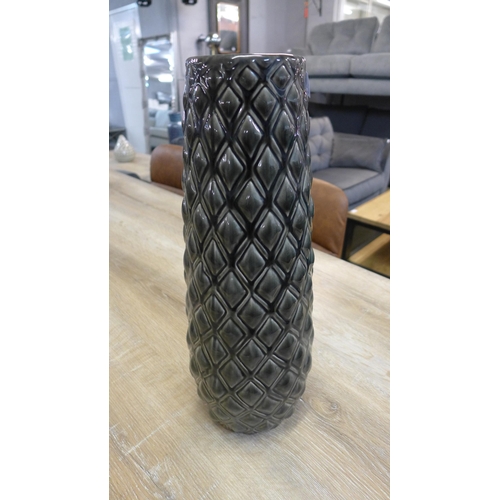 1433 - A large grey alpine vase (2061220)   *