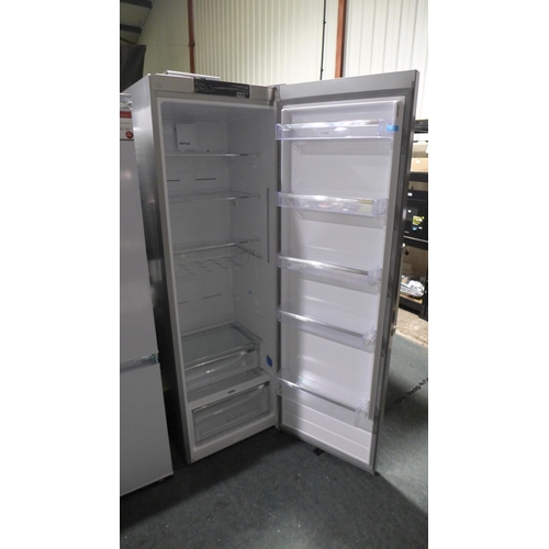 3102 - CDA freestanding tower fridge - Model ff821SC - Ap.fr.CDA.193 (P23) * this lot is subject to VAT