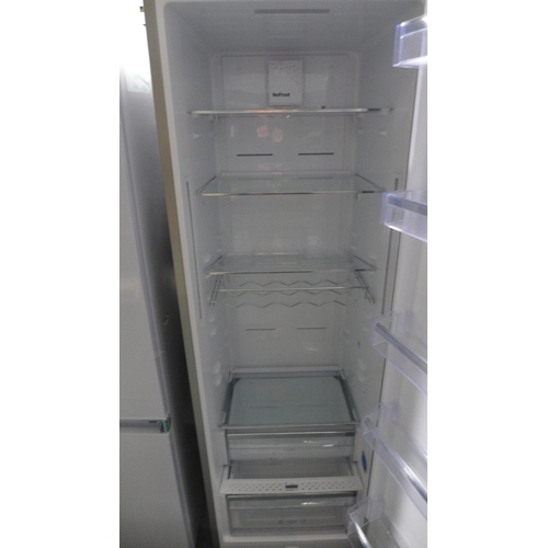 3102 - CDA freestanding tower fridge - Model ff821SC - Ap.fr.CDA.193 (P23) * this lot is subject to VAT