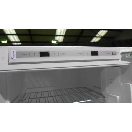 3135 - Neff Integrated 70/30 Fridge Freezer - Model K16873fEOG Ap.ff. NEF.135 (P9) * this lot is subject to... 