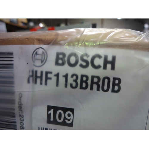 3145 - Bosch Single Oven Model: HHF113BROB - DAMAGED DOOR (371-802)  * This lot is subject to vat