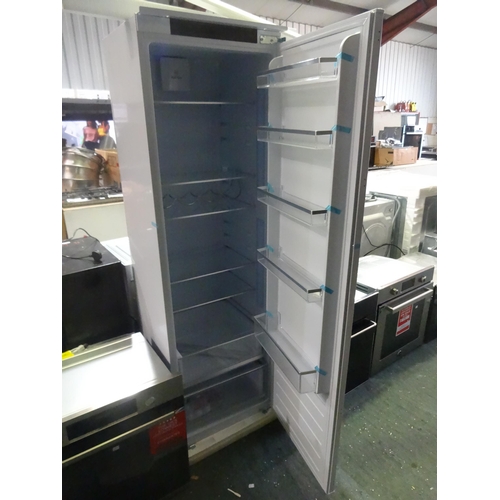 3179 - CDA Tower fridge - model FW822 * This lot is subject to vat