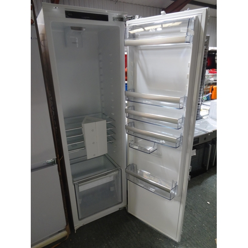 3191 - AEG Tower Fridge - Model SKE818E1DC Ap.fR.AEG.121 (P3) * this lot is subject to VAT