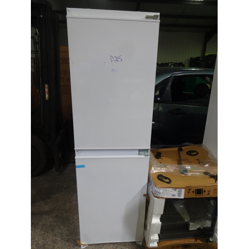 3239 - Zanussi 50/50 Fridge Freezer - Model ffB1ff5050 AP.ff.Zan.128 (P25) * this lot is subject to VAT