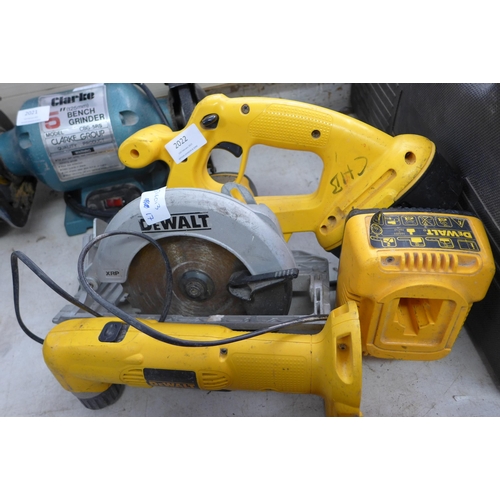 2022 - DeWalt drill set & circular saw