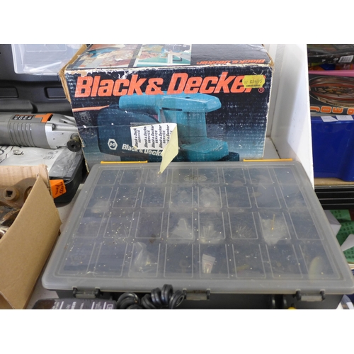 2041 - Vintage hand tools, Black & Decker power sander, tool sorting tray, 12v battery charger