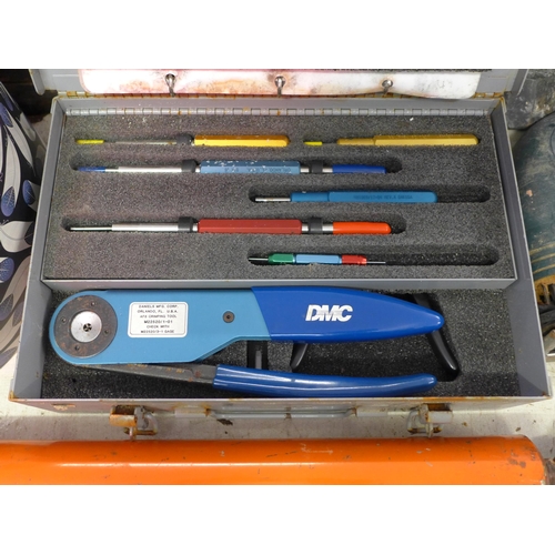 2048 - Daniels DMC wire crimper and micro/miniature wire crimping kit