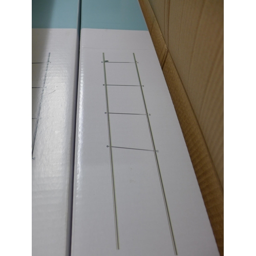 2103 - 6 Koros ladders - boxed