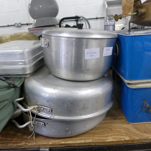 2114 - Camping bundle; aluminium pans, stoves, bed, tents