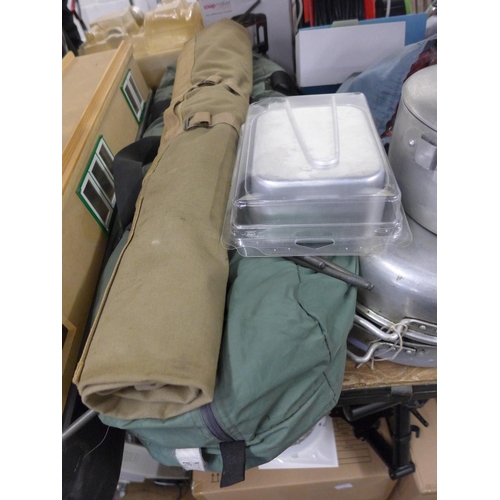 2114 - Camping bundle; aluminium pans, stoves, bed, tents