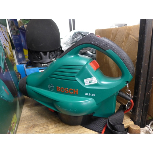 2122 - Bosch 240v electric blower, boxed