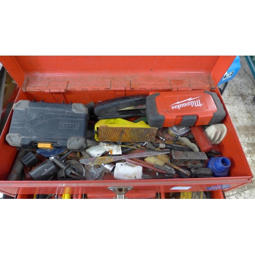 2169 - Red tool chest with hand tools