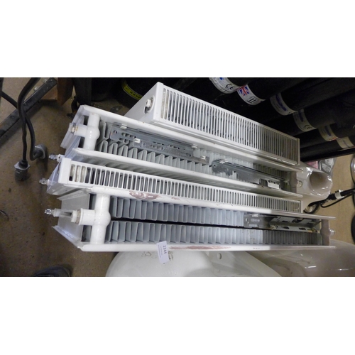 2244 - 4 wall mounted radiators