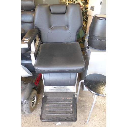 2246 - Barber's chair