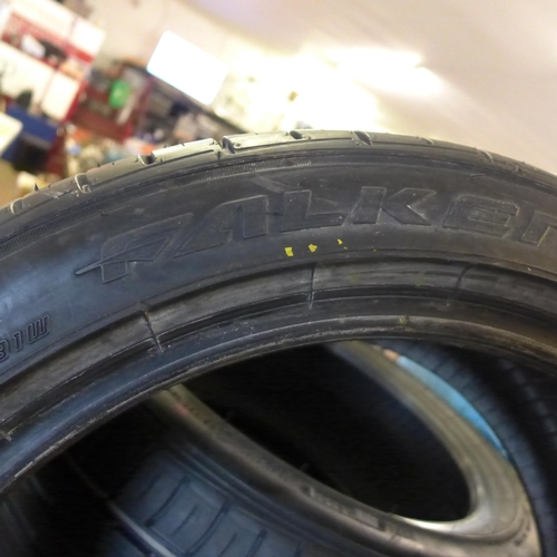 2265 - Falken set of 4 225/45 R17 tyres, look unused