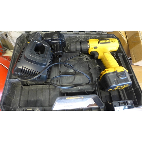 2268 - Job lot of power tools: Dewalt & Makita cordless drills, cased Belota 650mm tile cutter and Senco Du... 