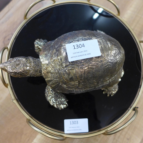 1304 - A gold tortoise figure (DVM1807)   #