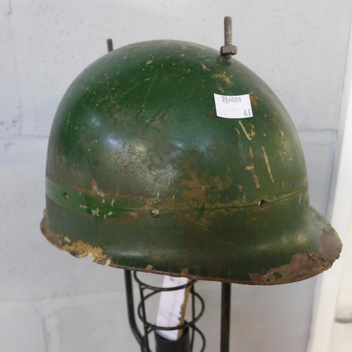 1423 - A militaria inspired table lamp - MD8564 * this lot is subject to VAT