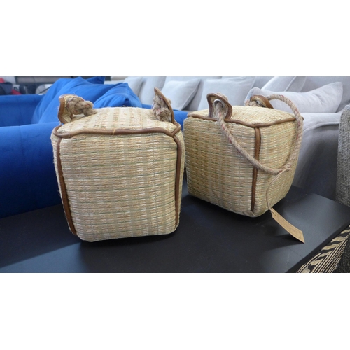 1476 - A pair of raffia cube door stops - M21506 * this lot is subject to VAT